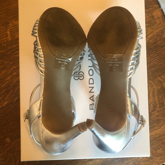 Bandolino Silver Heels - Picture 4 of 5